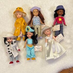 Collectible dolls X6
